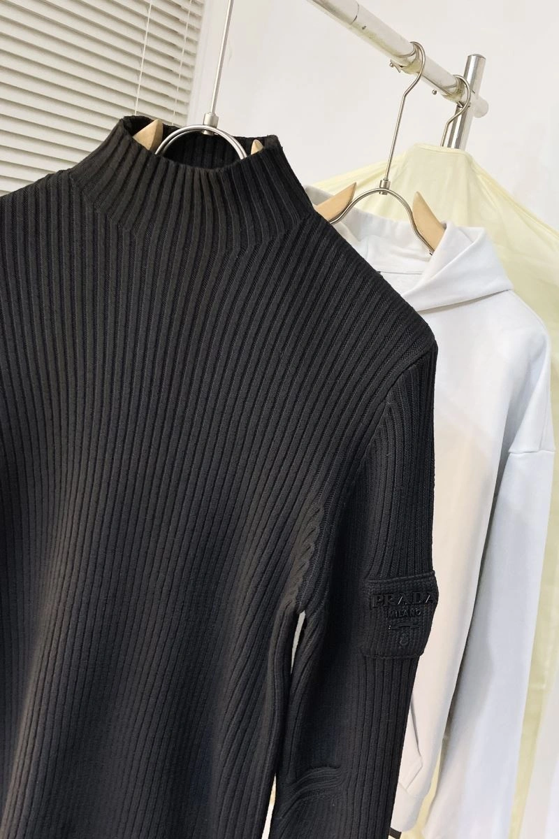 HighPerformance Prada Sweaters 171535