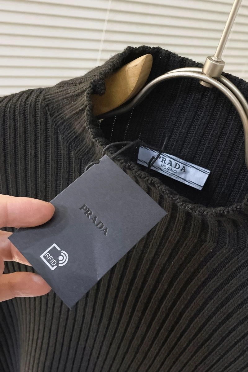HighPerformance Prada Sweaters 171535