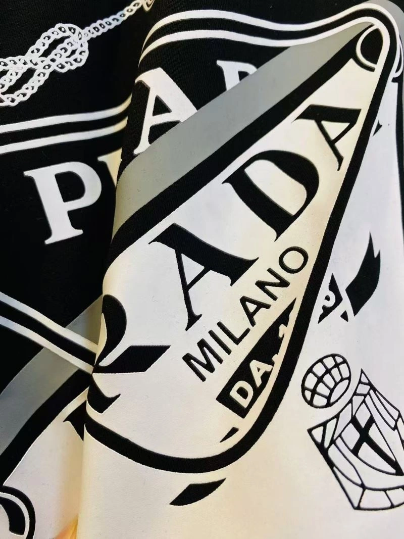 Prada T-Shirts Unique 171807