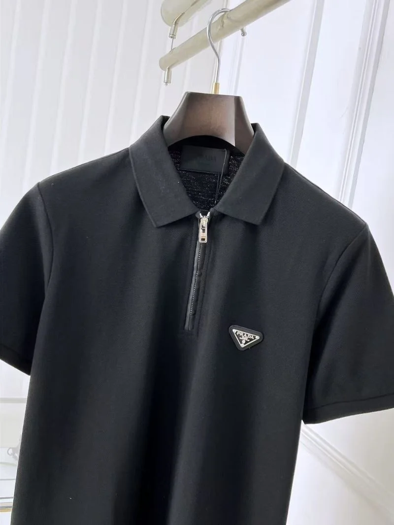 Versatile Prada T-Shirts 166753