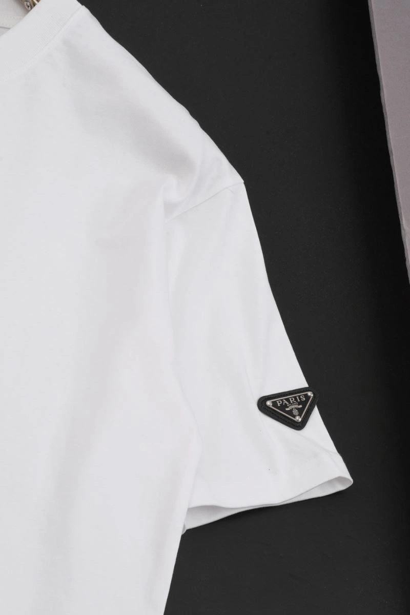Prada T-Shirts ModernLook 171422