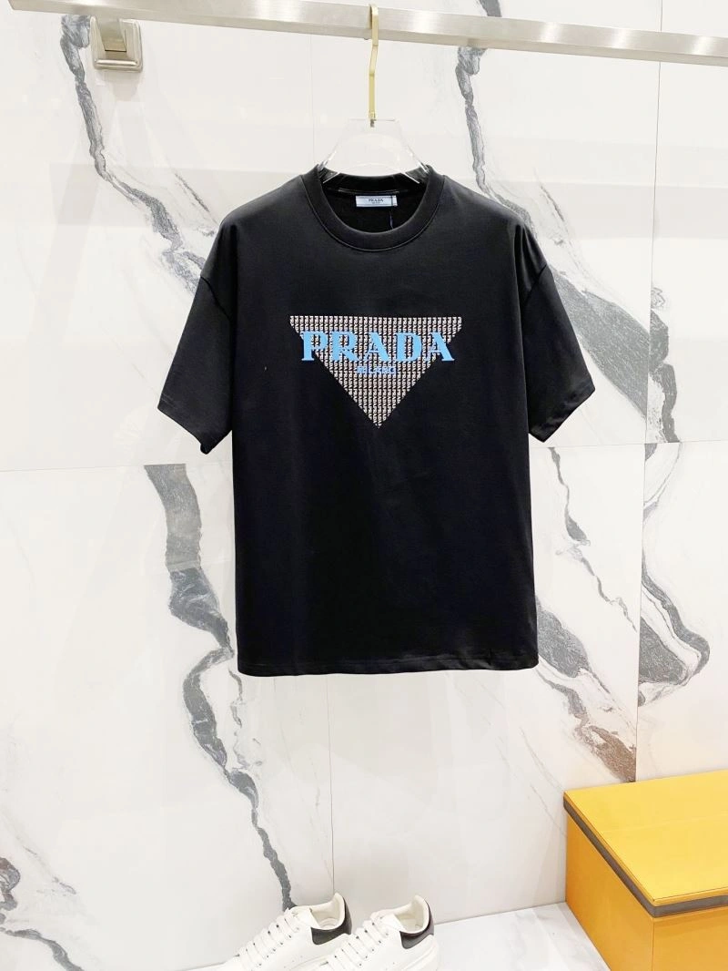 Effortless Prada T-Shirts 171829