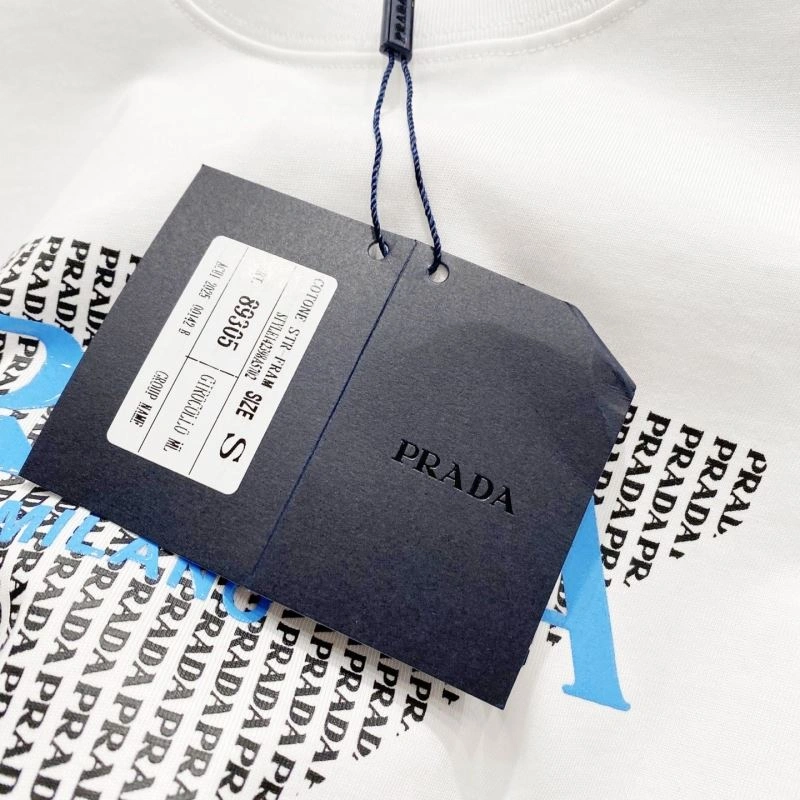 Effortless Prada T-Shirts 171829