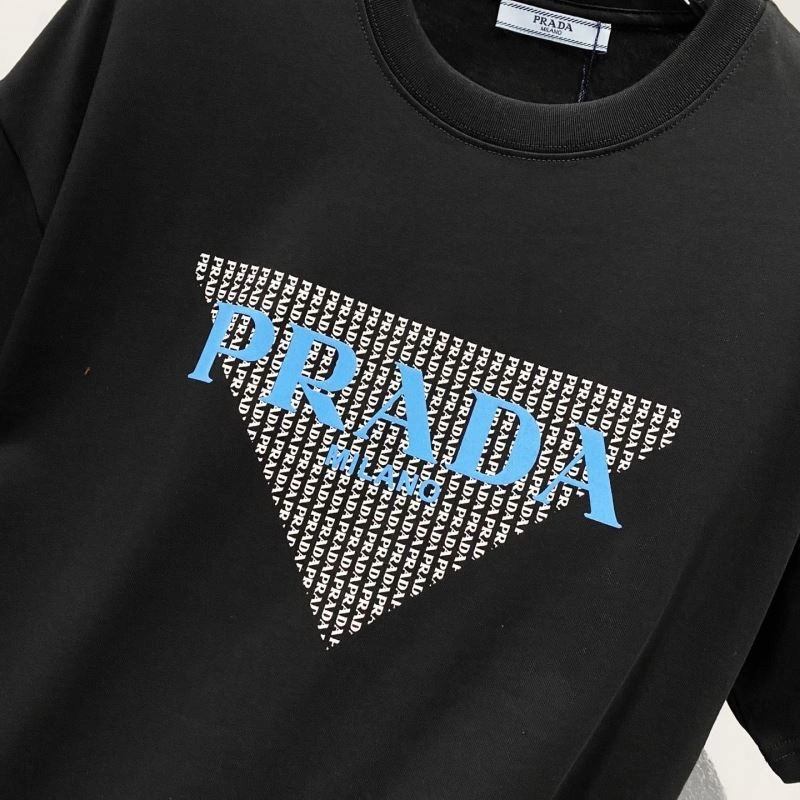 Effortless Prada T-Shirts 171829
