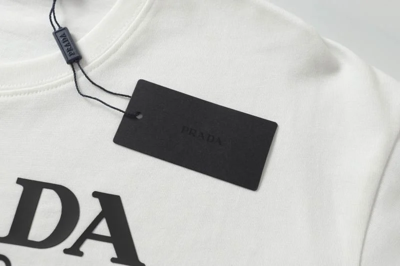 Prada T-Shirts ModernLook 166809