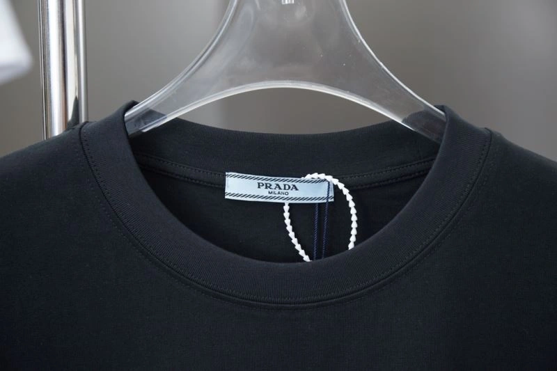Snug Prada T-Shirts 171392