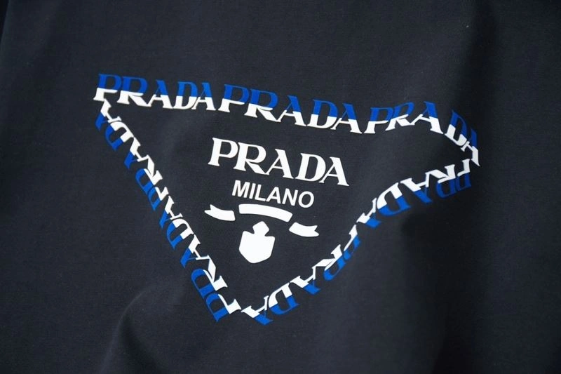 Snug Prada T-Shirts 171392