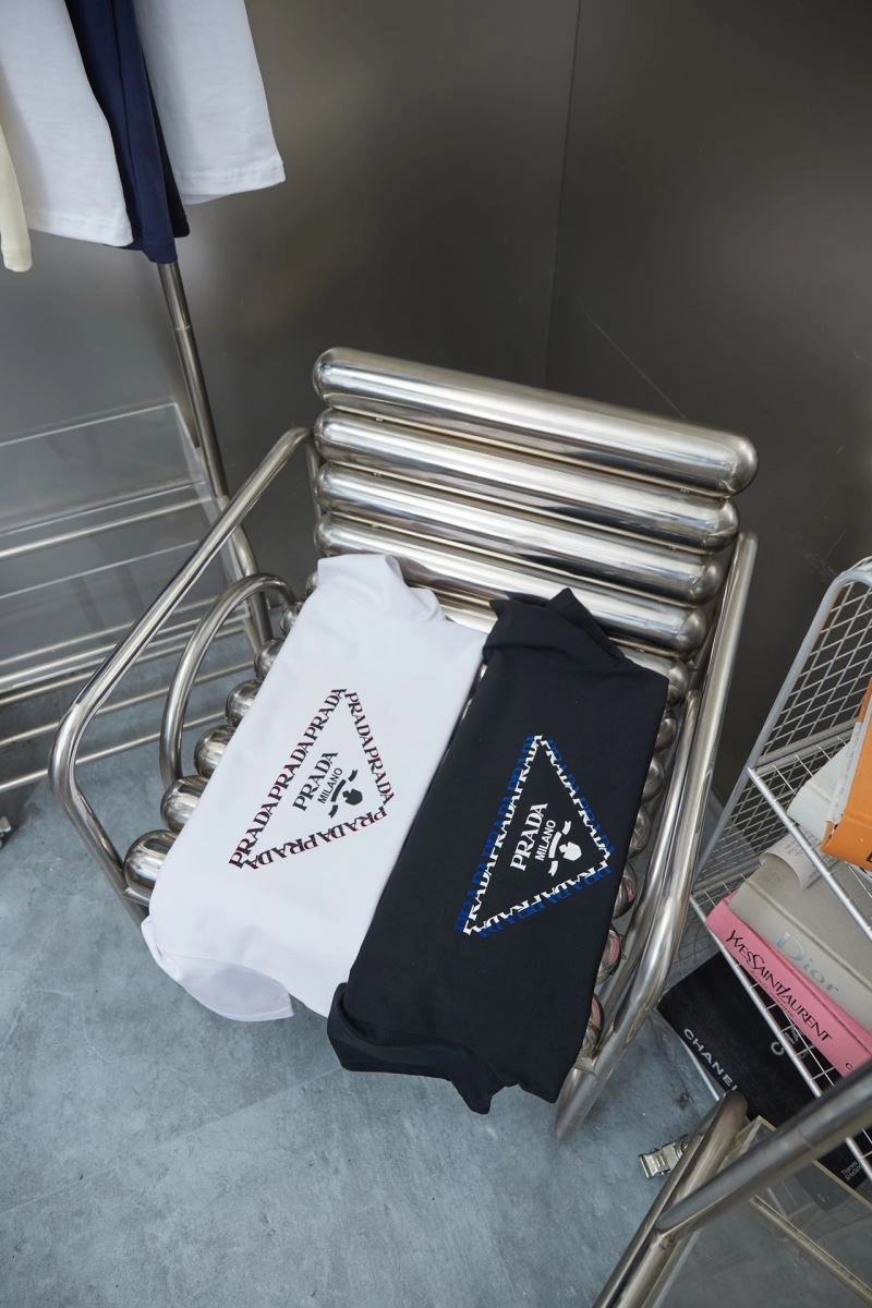 Snug Prada T-Shirts 171392