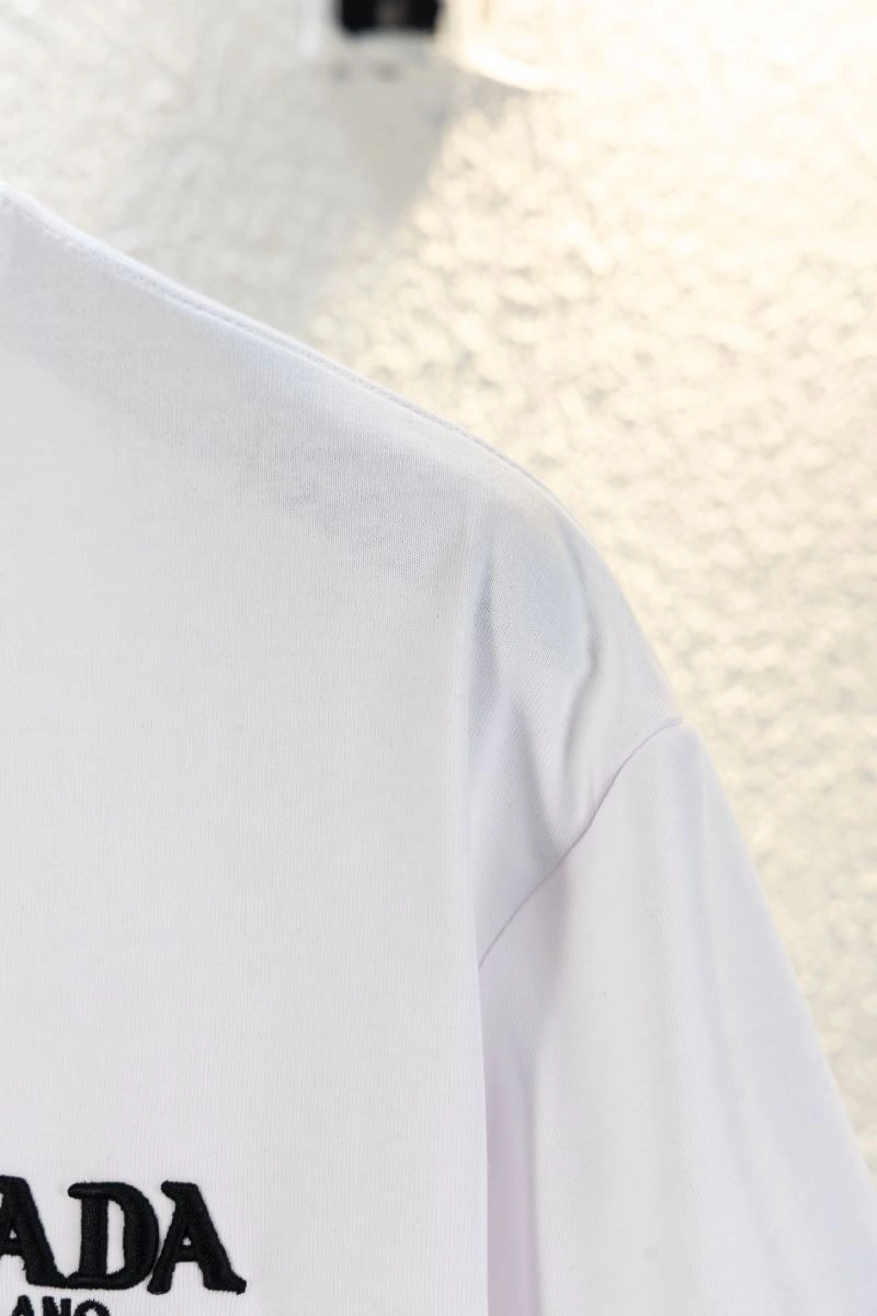 Prada T-Shirts Neat 171426