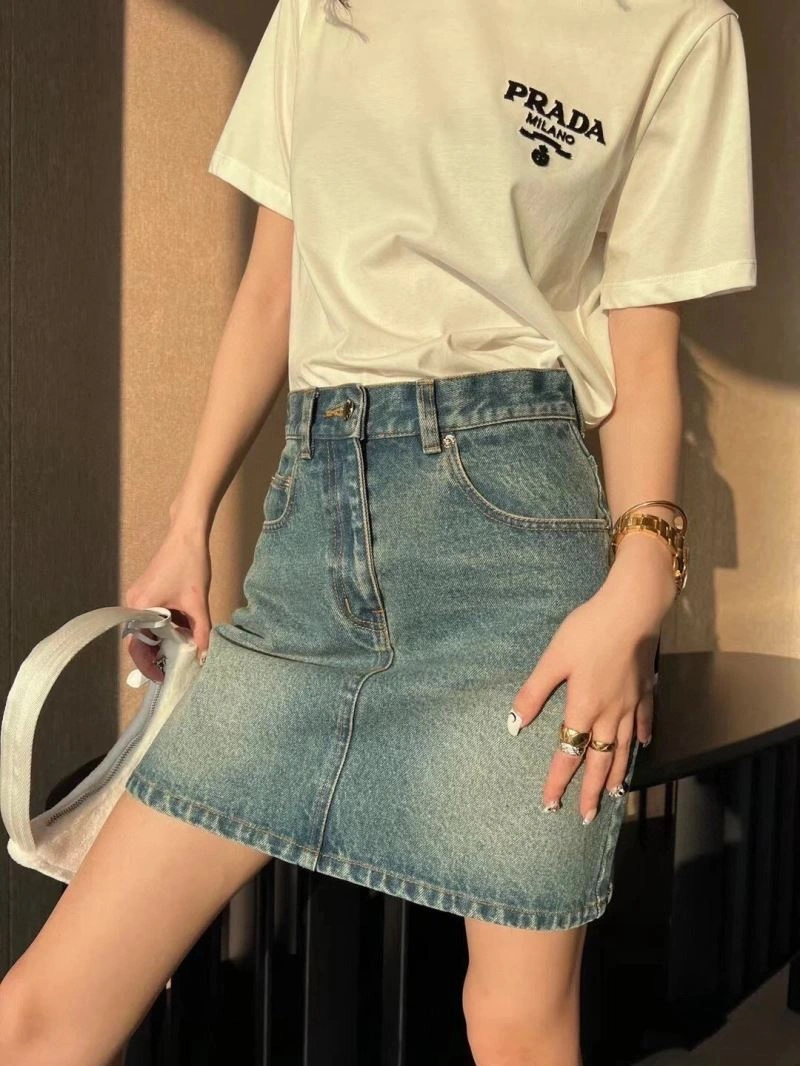 Prada T-Shirts Neat 171426