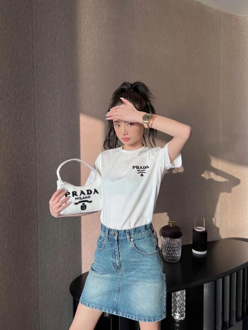Prada T-Shirts Neat 171426