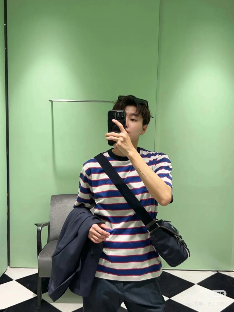 Prada T-Shirts Breathable 171375