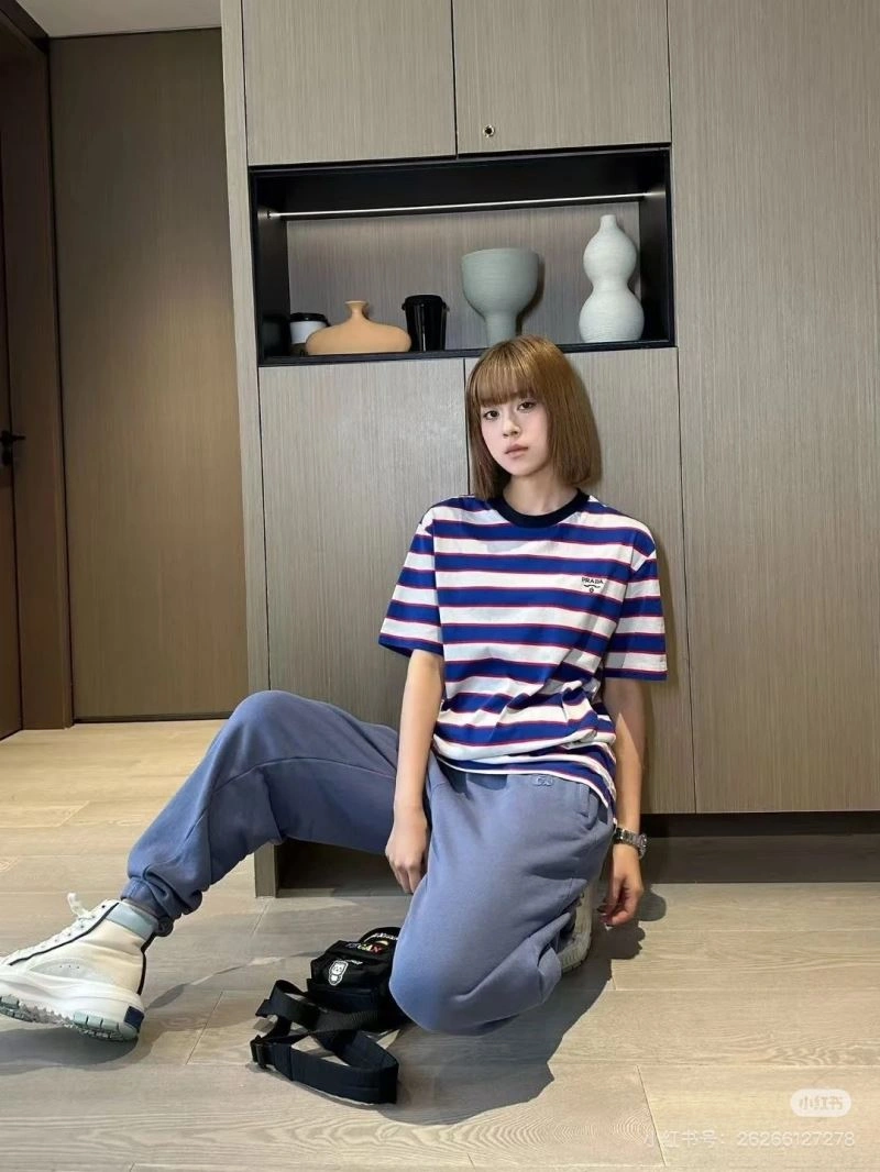 Prada T-Shirts Breathable 171375