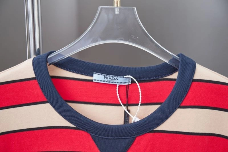 Flexible Prada T-Shirts 171372