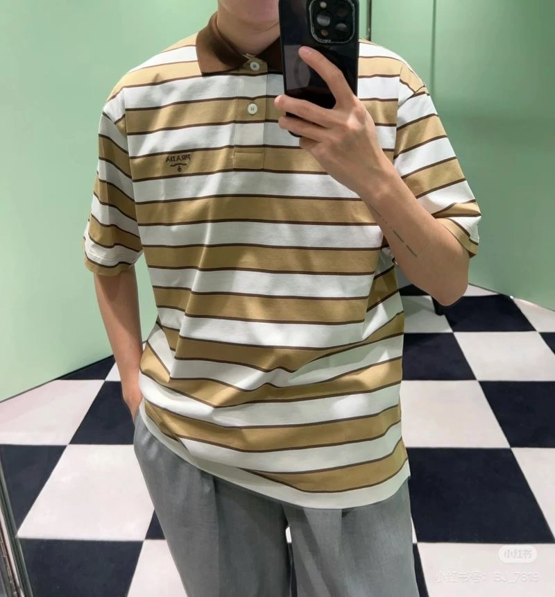 Contemporary Prada T-Shirts 171371