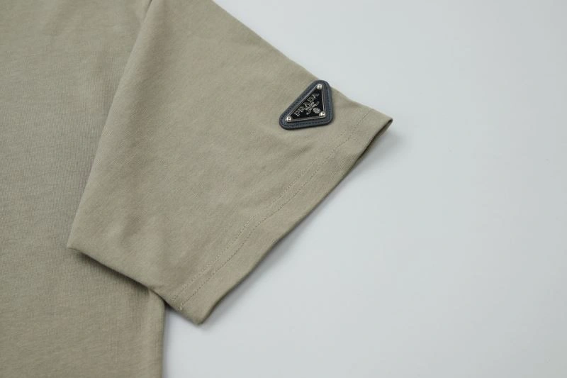 Flexible Prada T-Shirts 171363