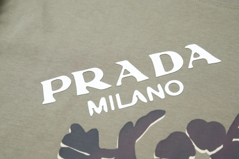 Flexible Prada T-Shirts 171363