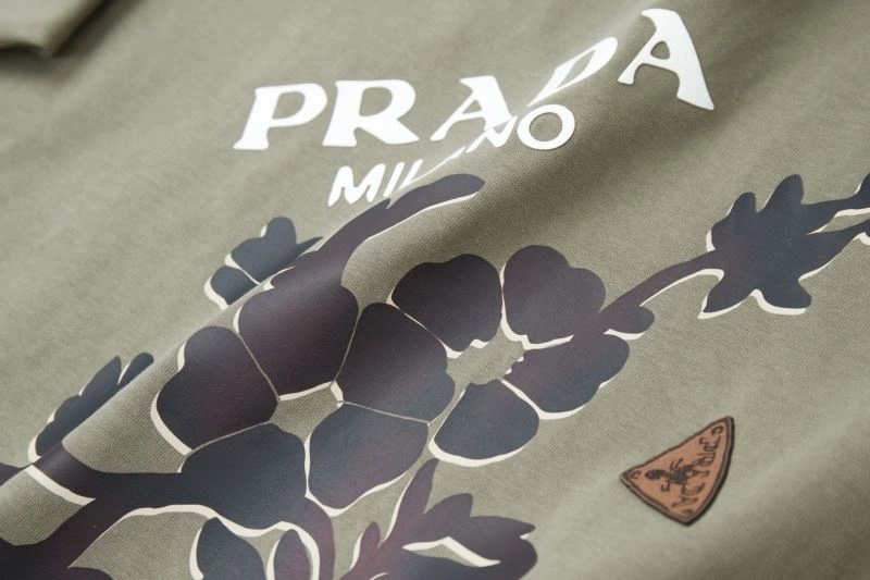 Flexible Prada T-Shirts 171363
