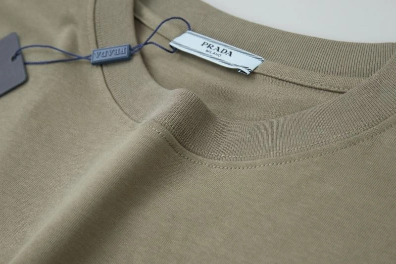 Prada T-Shirts WellDesigned 171402