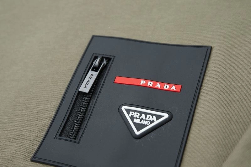 Prada T-Shirts WellDesigned 171402