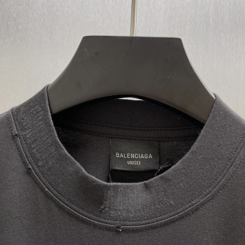Prada T-Shirts ModernLook 171335