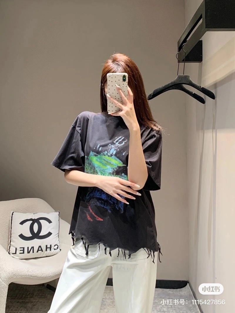 Prada T-Shirts ModernLook 171335
