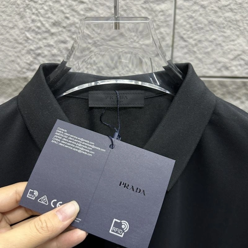 Prada T-Shirts WellDesigned 171322