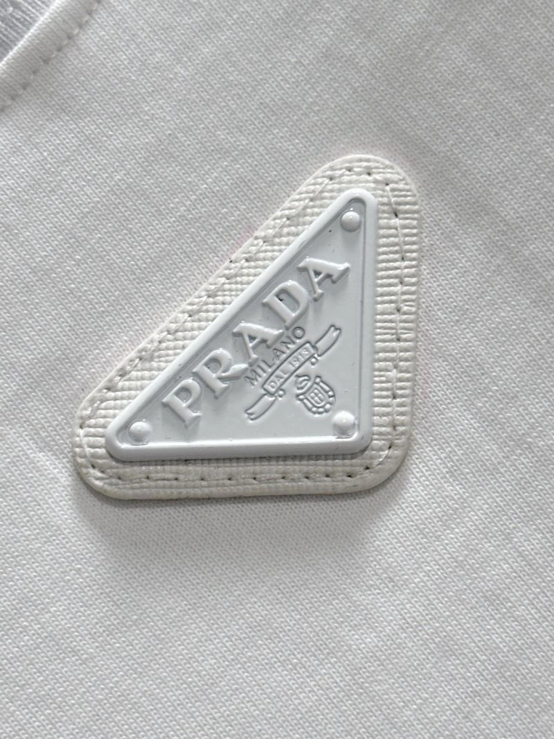 Prada T-Shirts Trendy 171353