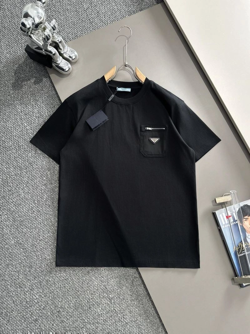 Effortless Prada T-Shirts 171349
