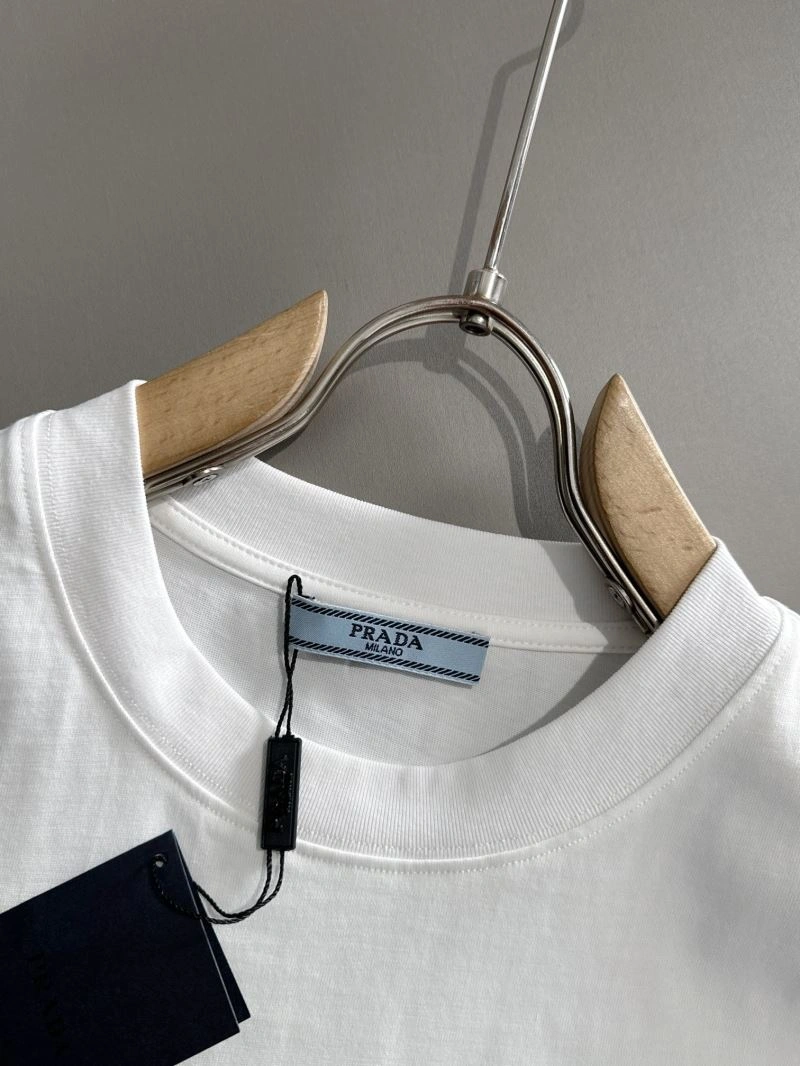 Prada T-Shirts Stylish 171357