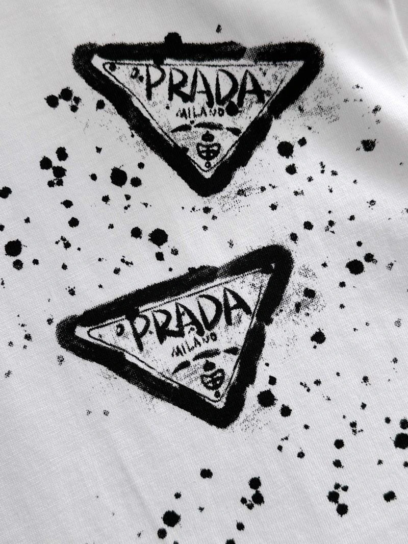 Prada T-Shirts Breathable 171302
