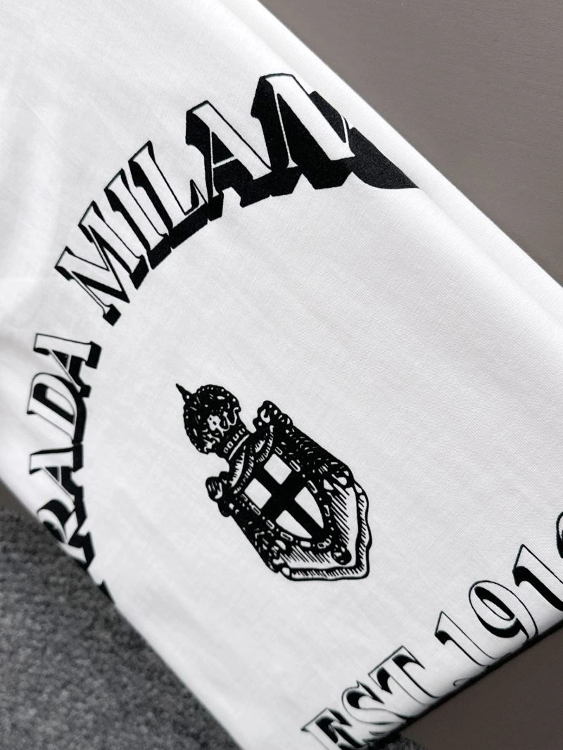 Contemporary Prada T-Shirts 171337