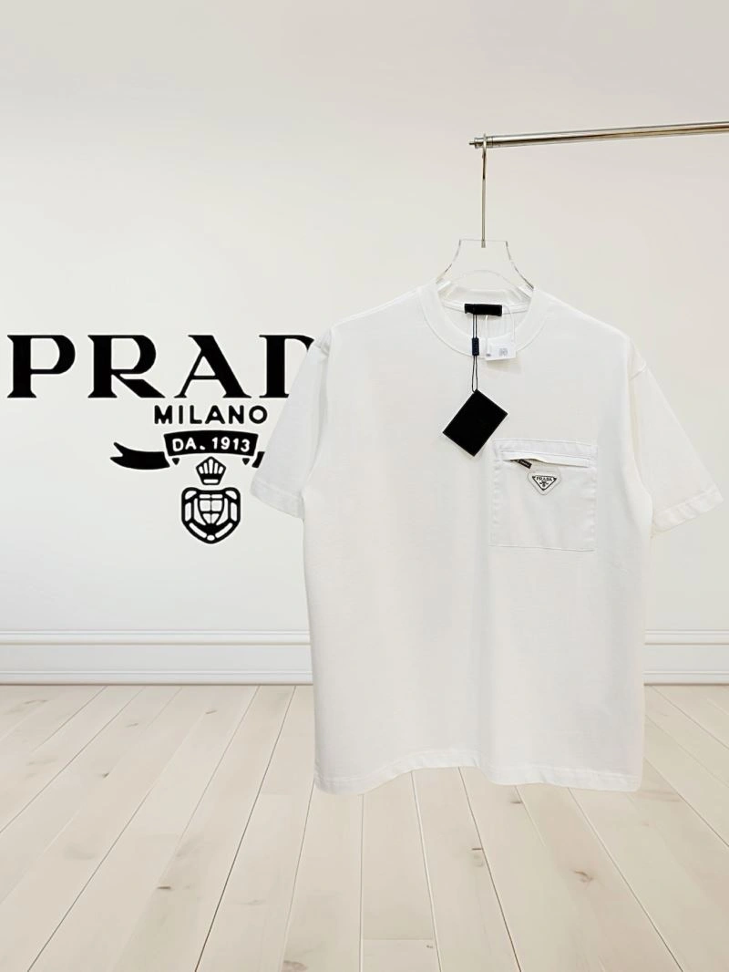 Prada T-Shirts WellDesigned 171265