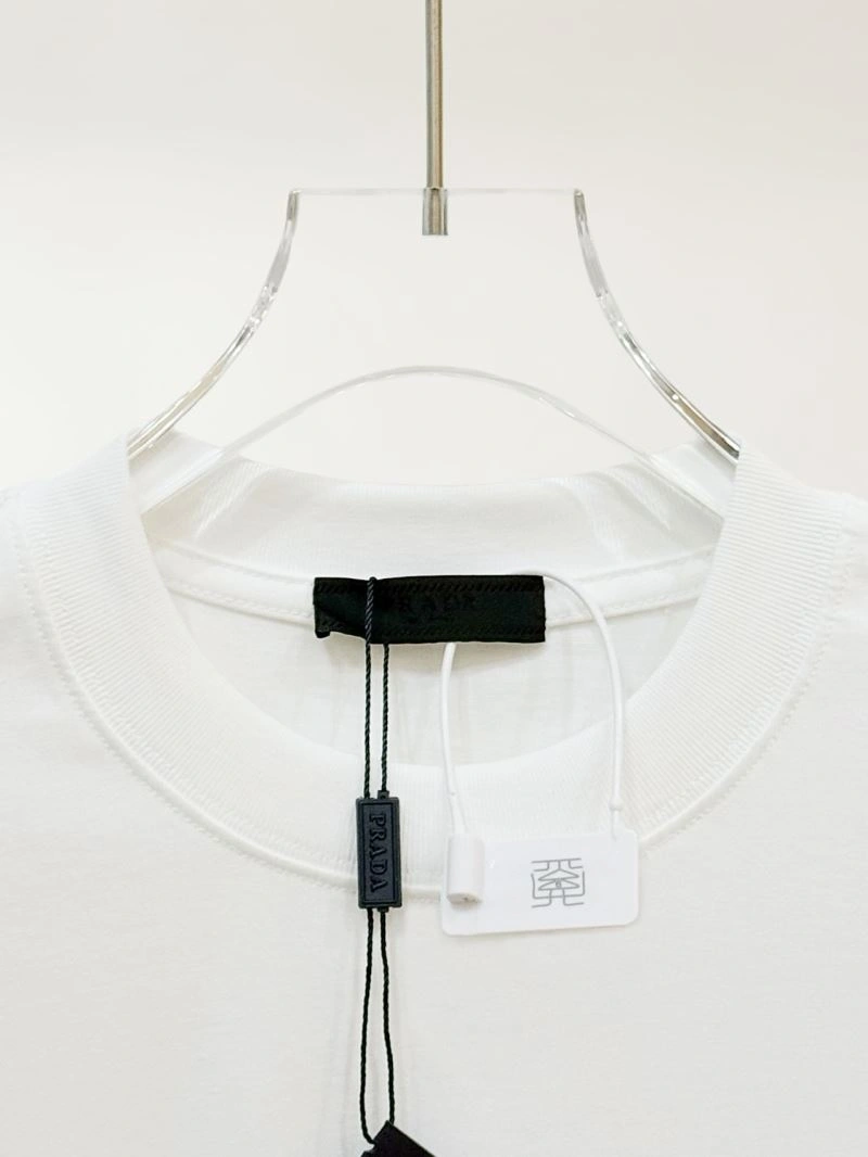 Prada T-Shirts WellDesigned 171265