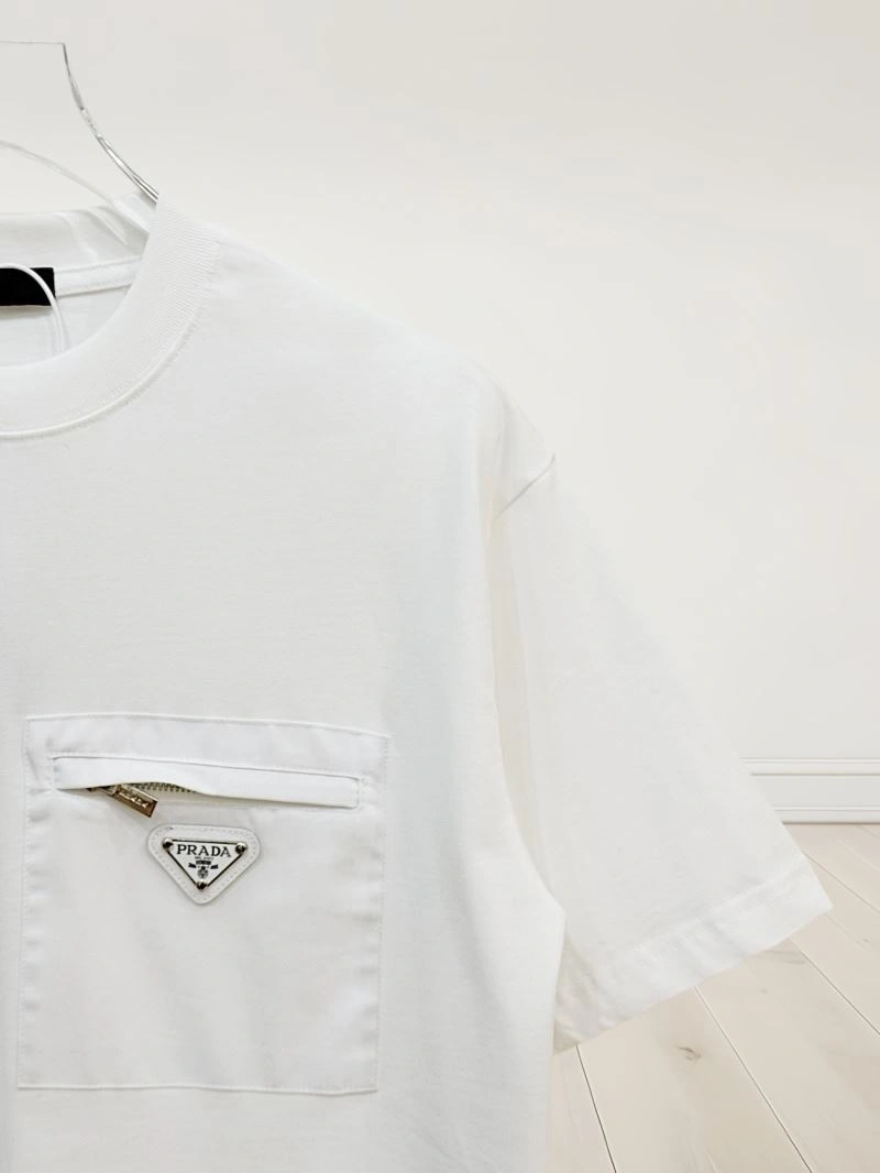 Prada T-Shirts WellDesigned 171265
