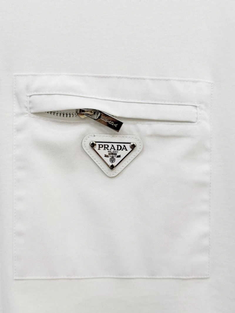 Prada T-Shirts WellDesigned 171265