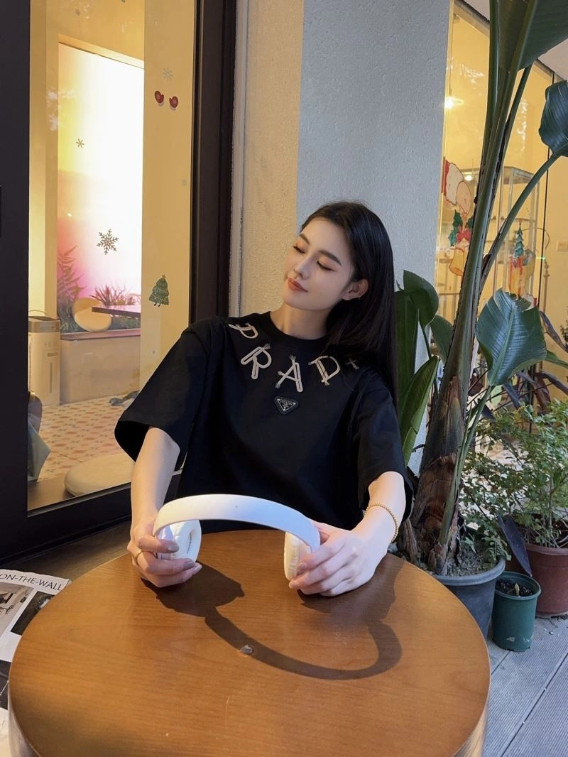 Prada T-Shirts Lightweight 171262