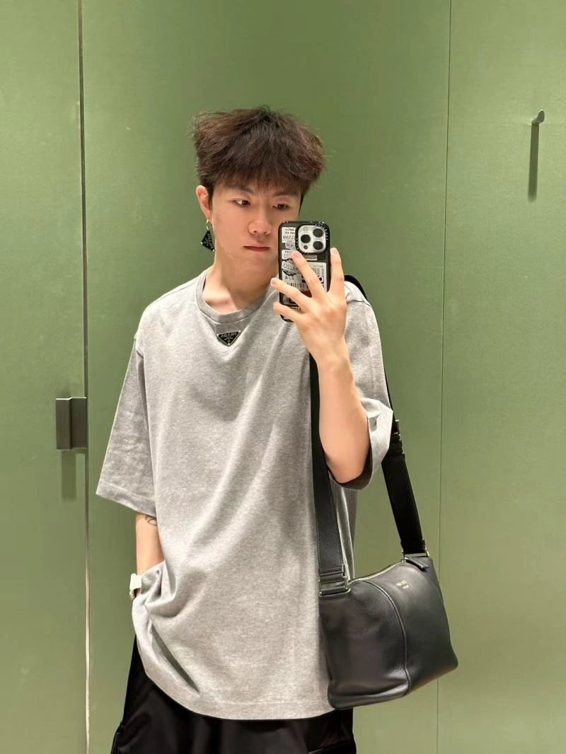 Youthful Prada T-Shirts 171263