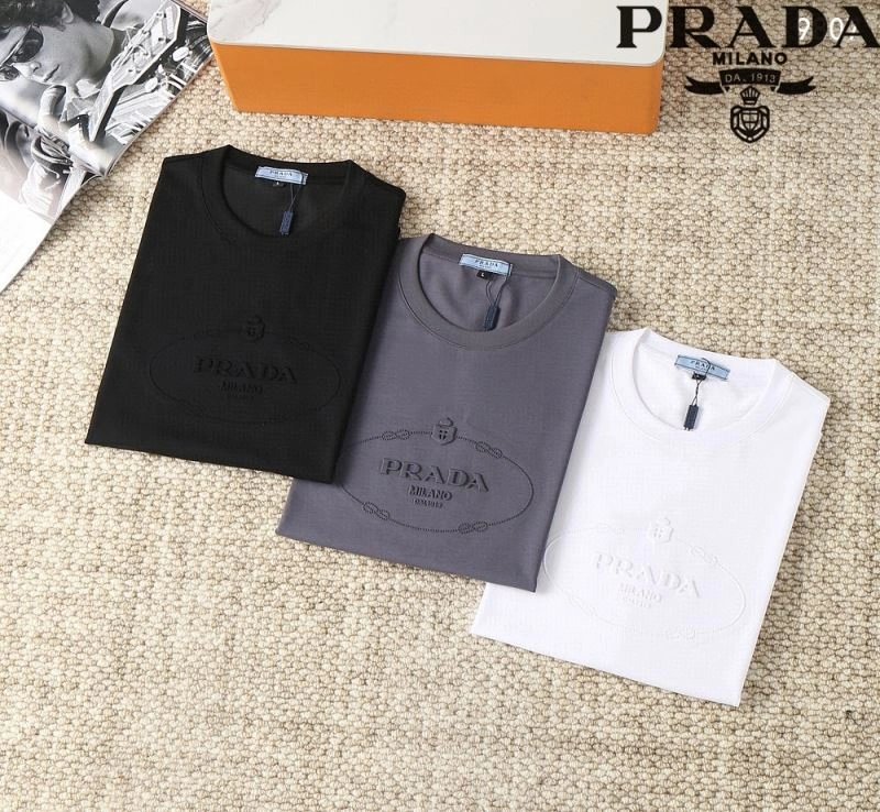 Unisex Prada T-Shirts 171747