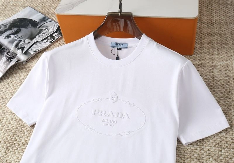 Unisex Prada T-Shirts 171747