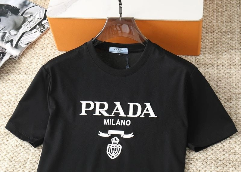 Timeless Prada T-Shirts 171744