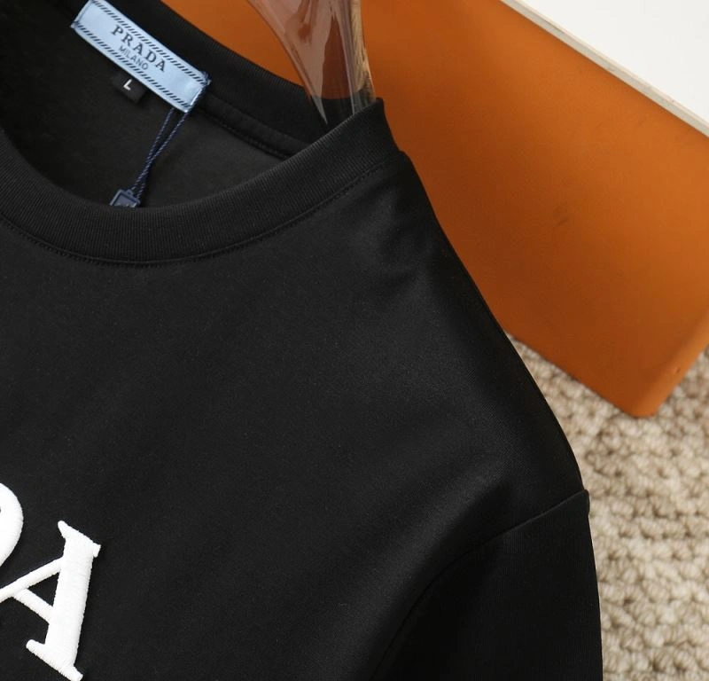 Timeless Prada T-Shirts 171744