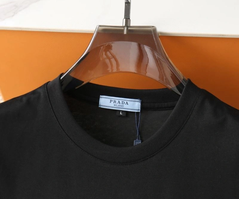 Timeless Prada T-Shirts 171744