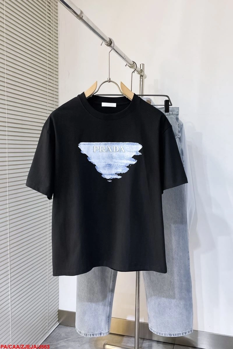 Prada T-Shirts Neat 171577
