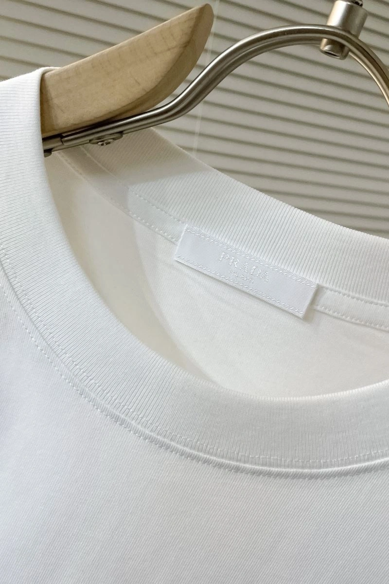 Prada T-Shirts Neat 171577