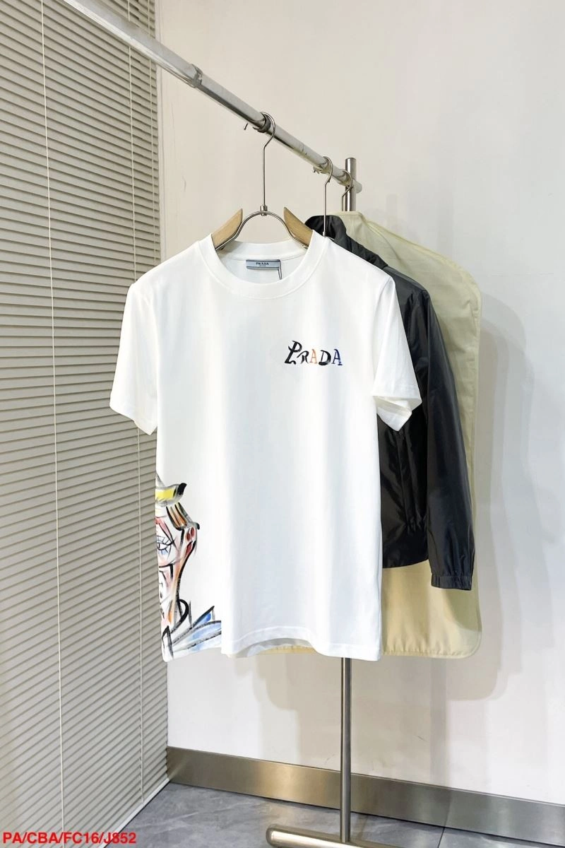 Comfortable Prada T-Shirts 171578