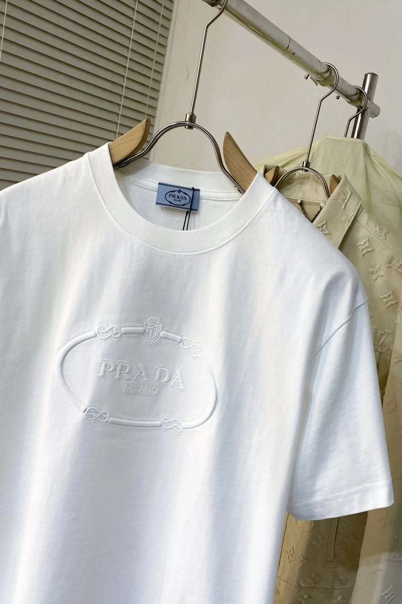 Compact Prada T-Shirts 171526