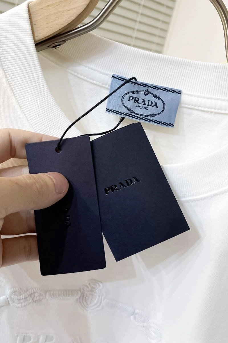 Compact Prada T-Shirts 171526