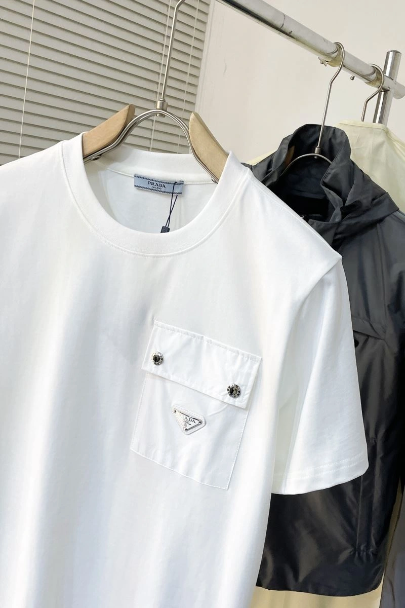 Prada T-Shirts Snug 171601