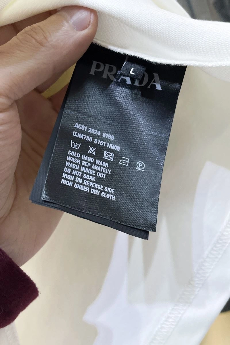 Prada T-Shirts Snug 171601